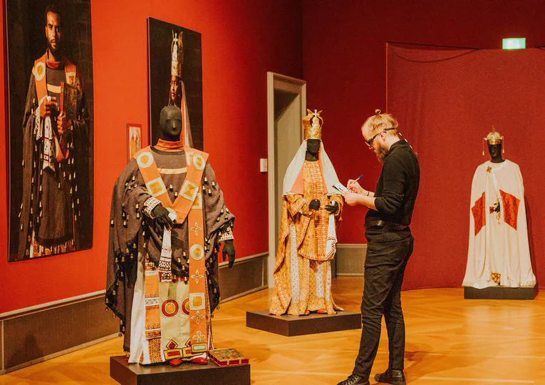 Historical Reconstructions, Aesthetic Experience and Personal Traits